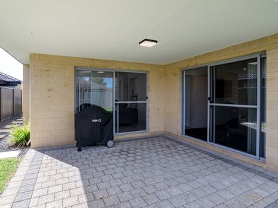 10 Maddox Street, Hilbert