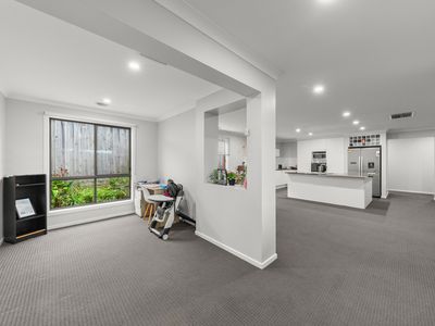 14 Kimberley Grove, Pakenham