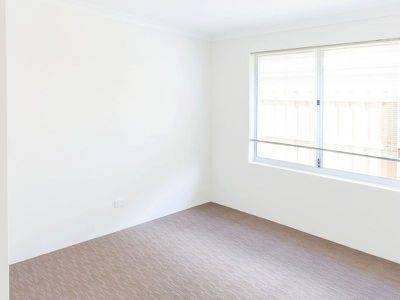302 Peelwood Parade, Halls Head