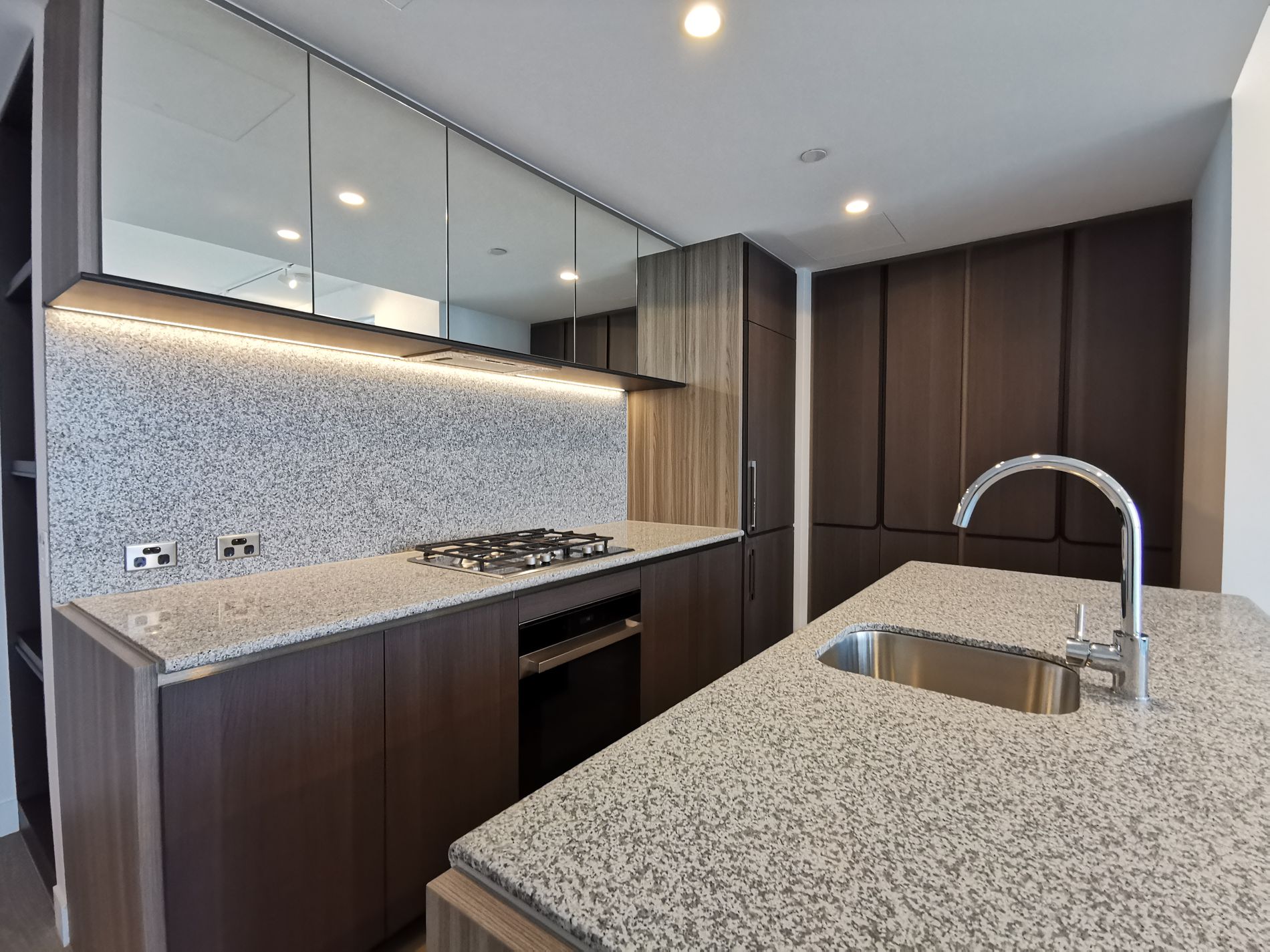 6810 / 160 Victoria Street, Carlton