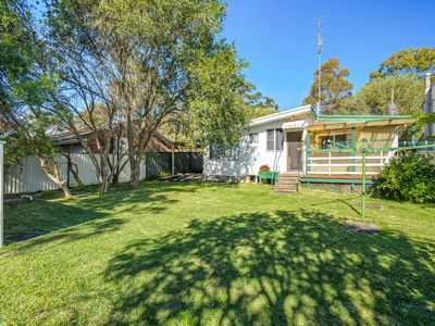43 Lake Road, Balcolyn