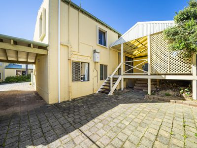 4 / 9 Lockhart Street, Como