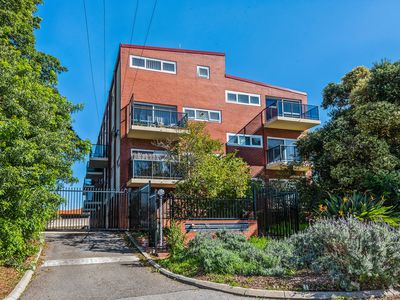 19 / 37 Paulik Way, Hamilton Hill