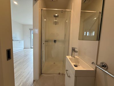 Room 10 / 98 Commercial Road, Footscray