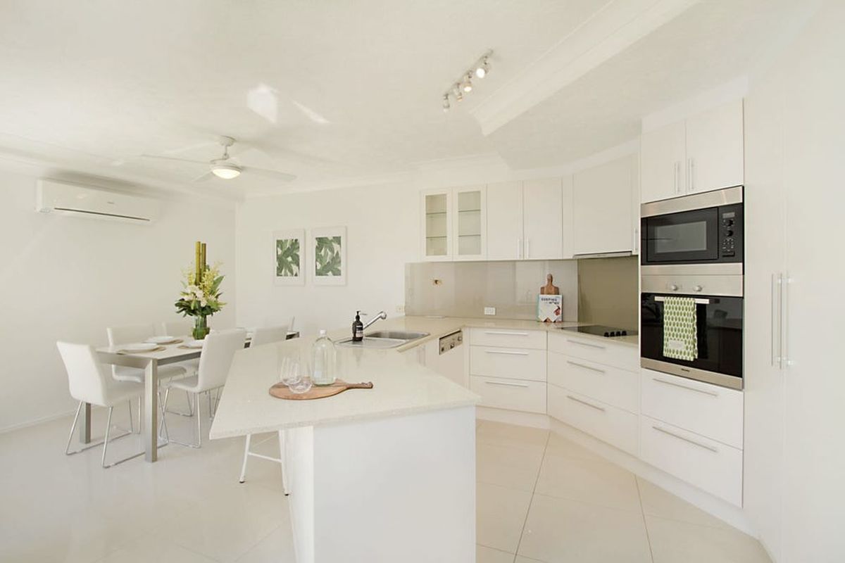 1 / 12 Tamborine Street, Mermaid Beach