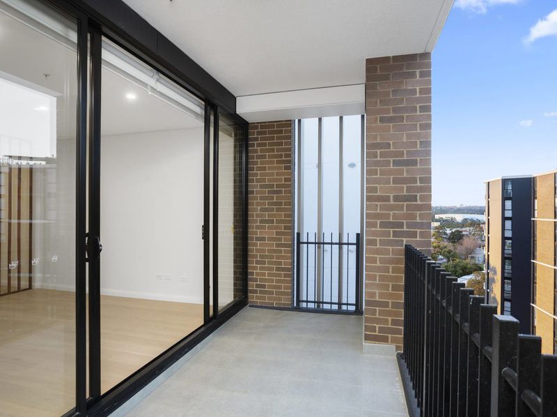 732 / 3 Maple Tree Road, Westmead