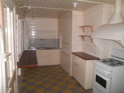 1 / 272 Latrobe Terrace, Newtown