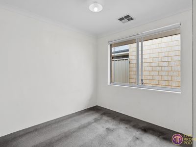 18 Fenchurch Drive, Hilbert