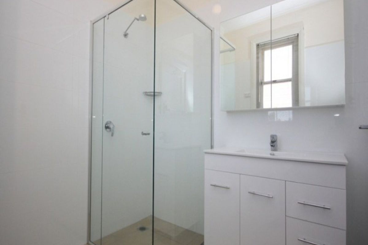 1 / 296 Lyons Road, Five Dock
