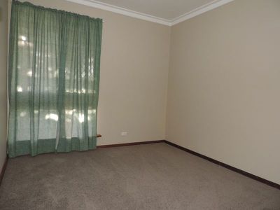 8 Nelligan Avenue, Girrawheen