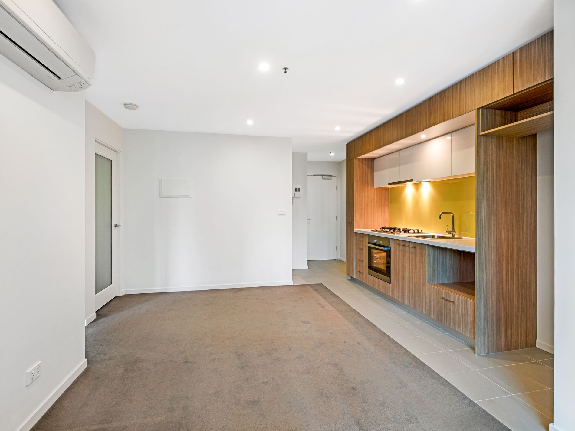 2408 / 5 Sutherland Street, Melbourne