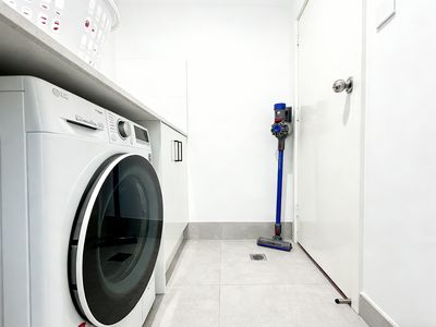 12 Banggu Street, Throsby