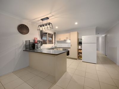 6 Sky Court, Springfield