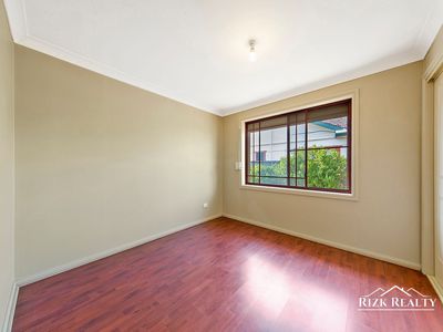 4A Barnet Place, Doonside