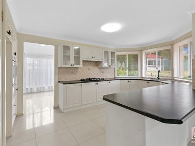 41 Avondale Drive, Kanwal