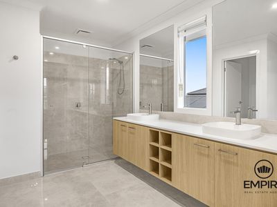 14 Sandalwood Crescent, Clyde North