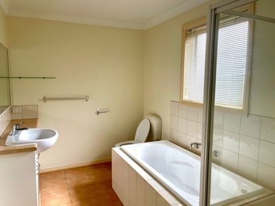 1 / 2A Yardley Street, Maidstone