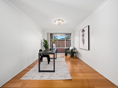 10 Morgan Close, Prairiewood