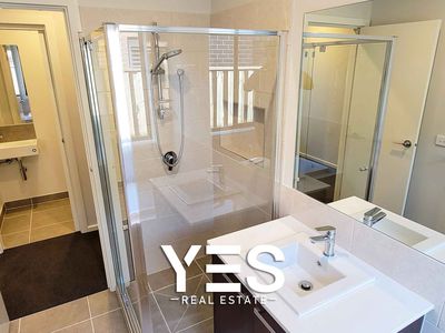 18 Patriot Boulevard, Clyde North