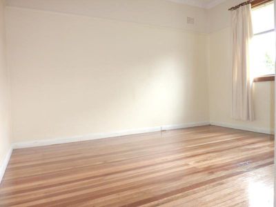 51 Stoney Creek Rd, Beverly Hills