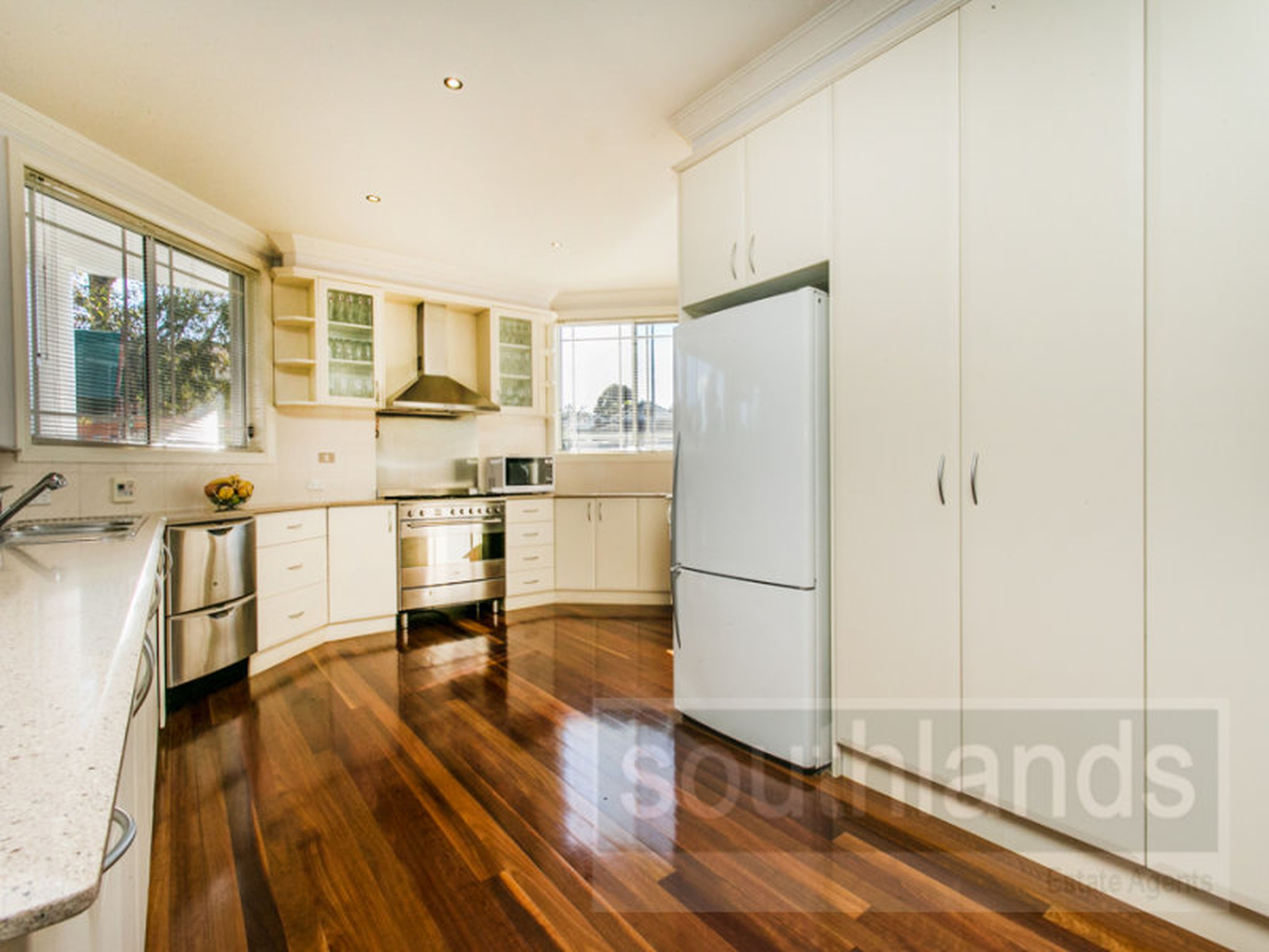 9 Torquay Tce, GLENMORE PARK
