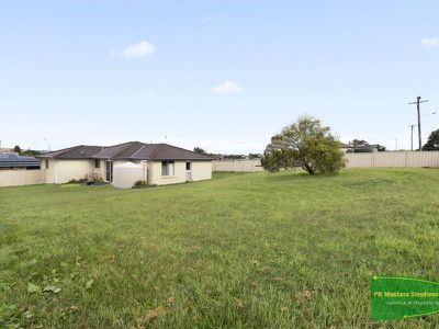 1 Johnston  Crescent, Blayney