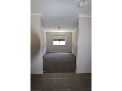 2 Grebe Court, Lara