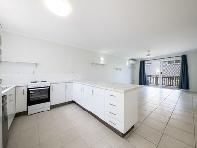 9 / 14 Island Drive, Cannonvale