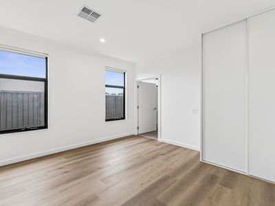 16 Tsouris Way, Munno Para West