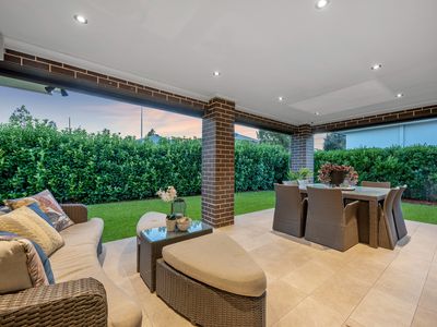 27 Coobowie Drive, The Ponds
