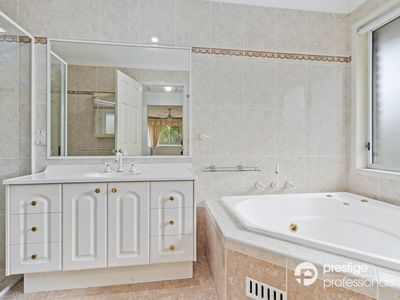 25 Orlando Crescent, Voyager Point