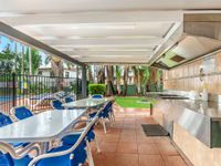 25 Peninsular Drive, Surfers Paradise