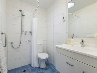 1/1A Scarboro Terrace, Murrays Bay