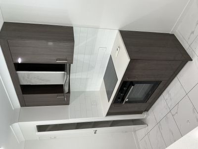 2 / 27 Sharp Crescent, Branyan