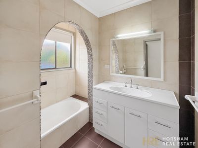 11 Dougherty Street, Horsham