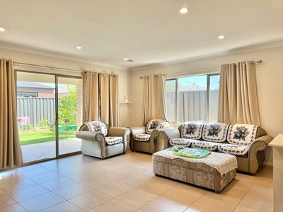 1147 Ison Road, Manor Lakes