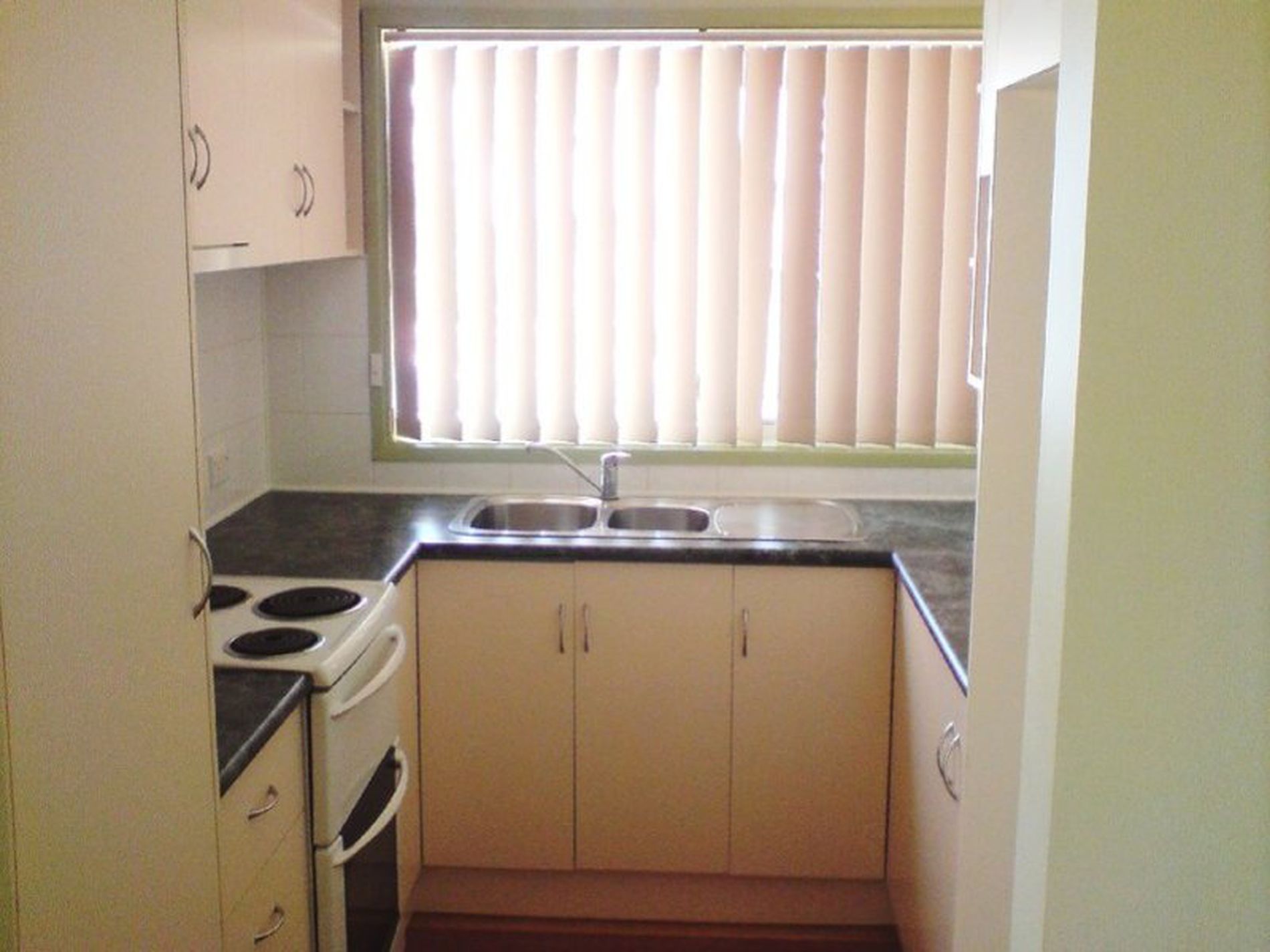 2 / 3-5 Summerfield Place, Barrack Heights