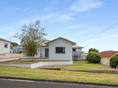 2 MacKenzie Street, Mount Gambier