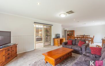 14 Settlers Hill Place, Narre Warren North