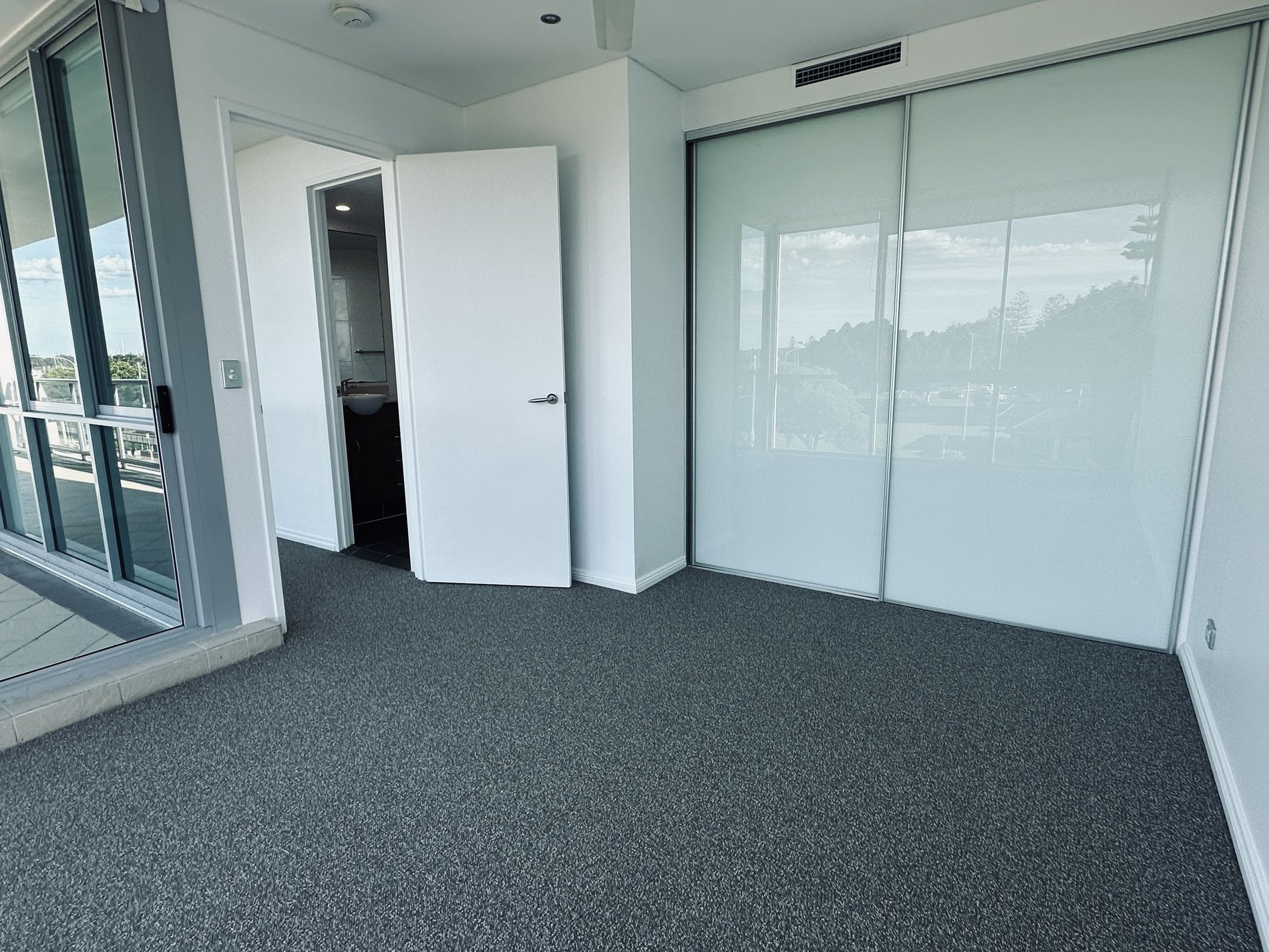 505a / 1 Como Crescent, Southport