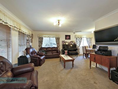 16 Emperor St, Woodgate