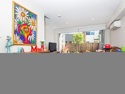 8 / 87 Antill Street, Downer