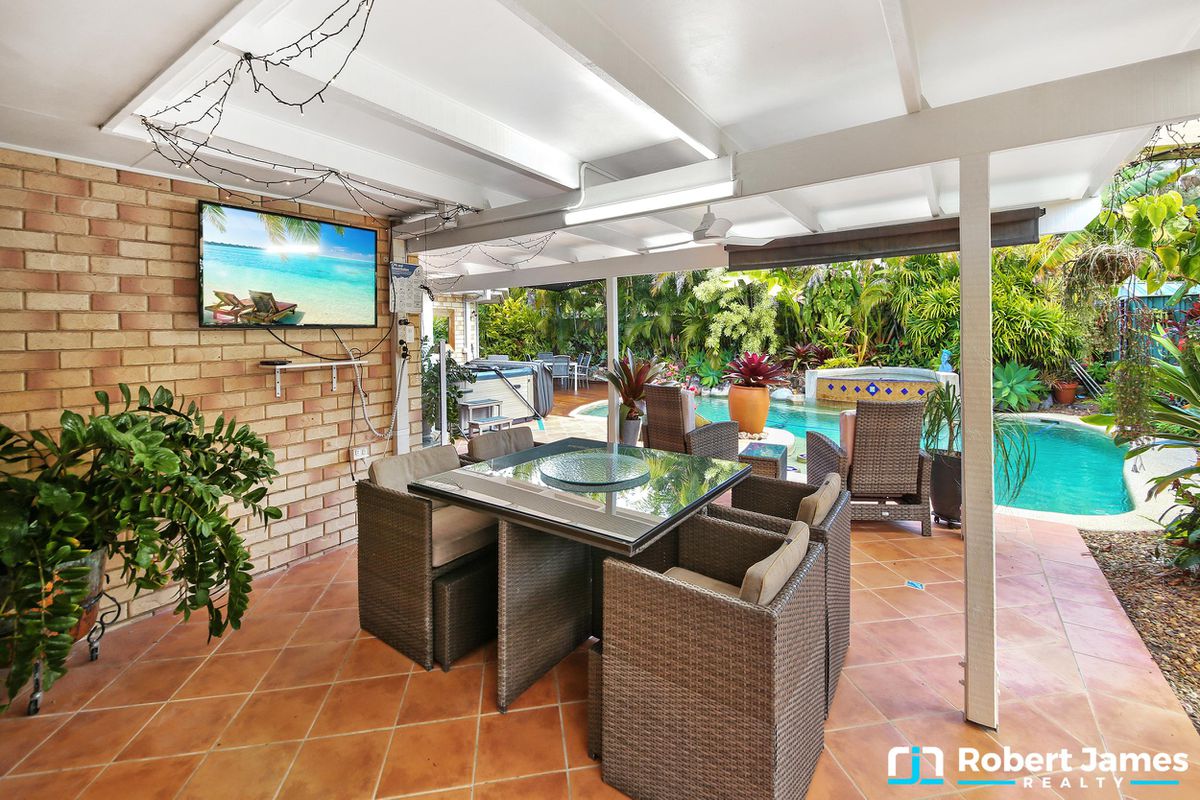 6 Hoylake Court, Tewantin