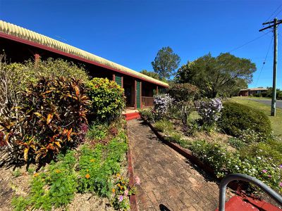 33 Danbulla Crescent , Atherton