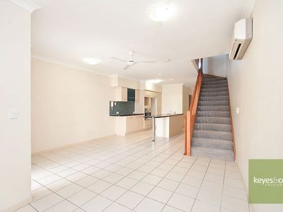 8 / 269 Riverside Boulevard, Douglas