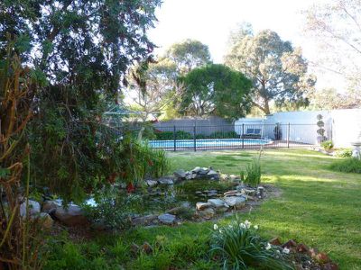 7 Williams Road, Horsham