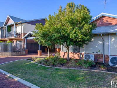 Unit 12 / 1 Waterside Dr, Dudley Park