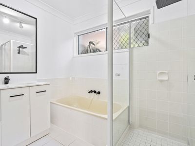 1 / 19 Teal Avenue, Paradise Point