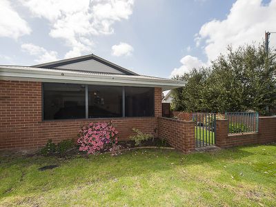 4 / 2 Cambey Way, Brentwood