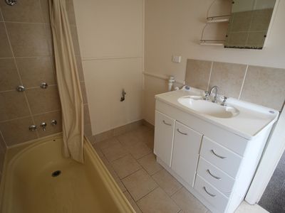 2 / 64 Windang Road, Windang